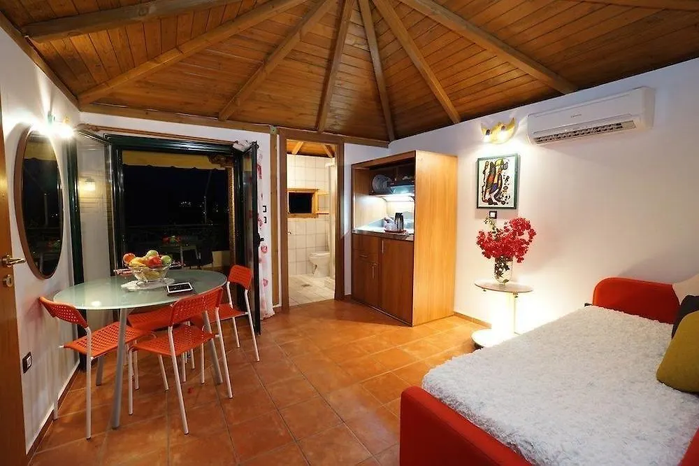 Felix Residence Mousata
