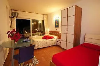 Felix Residence Mousata 0*,