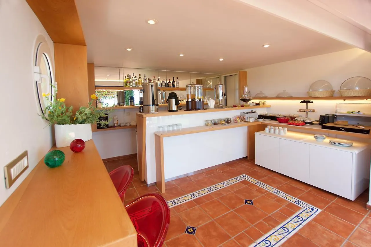 Felix Residence Mousata 0*,